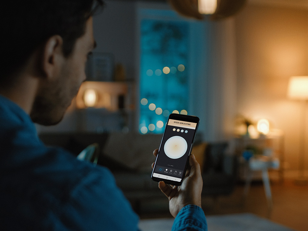 LAMPADINA LED INTELLIGENTE WIFI, E27, 806 LUMEN, RGB, 2700-6500K, 9W