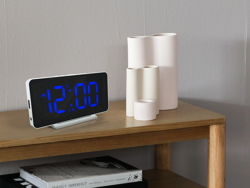 Slimline alarm clock Blue display (HCG021) Caliber