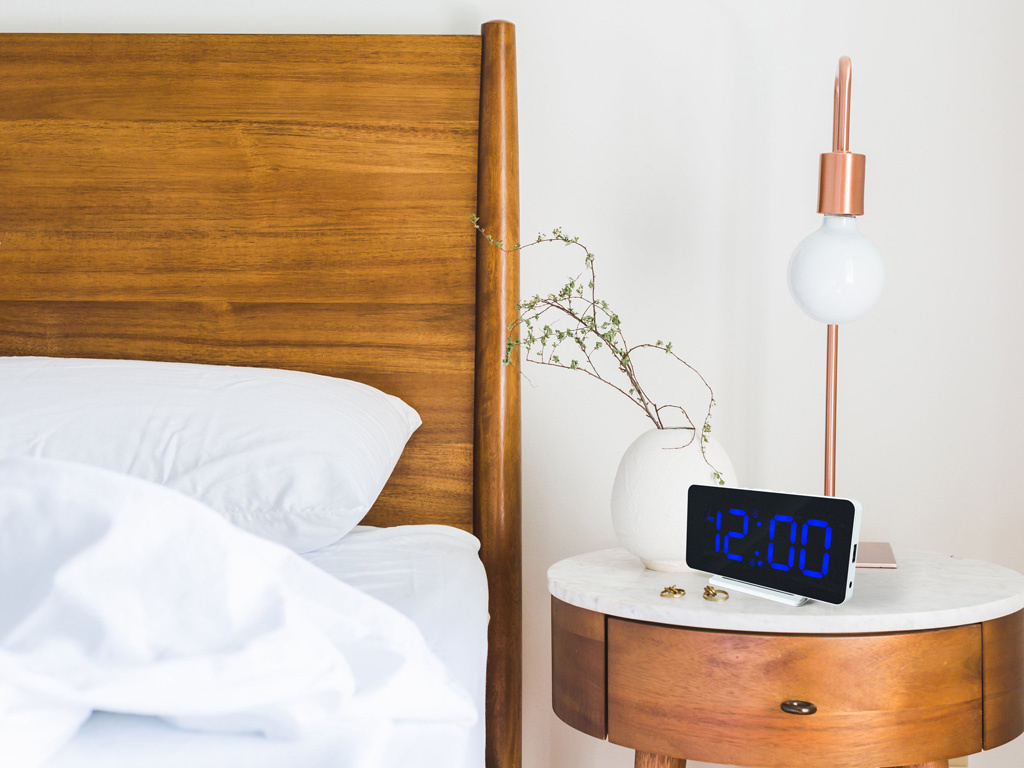 Slimline alarm clock Blue display (HCG021) Caliber